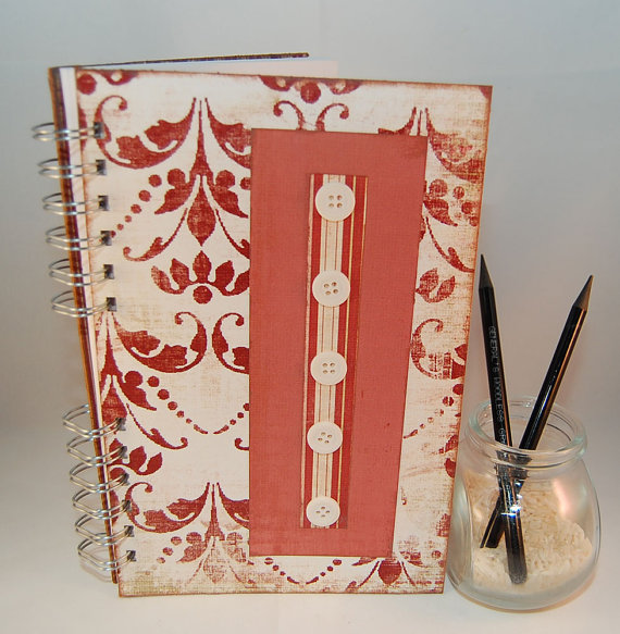 Daily planner 2012 - Red vintage agenda calendar